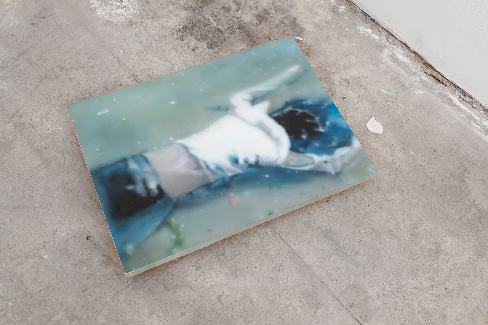 Gleb Trishkin, Broken memory, 2023, acrylic on wooden panel, 30 x 40 cm